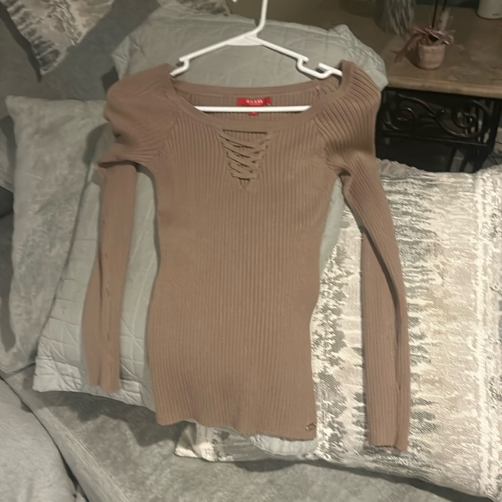 Brown guess med never worn, no marks cotton